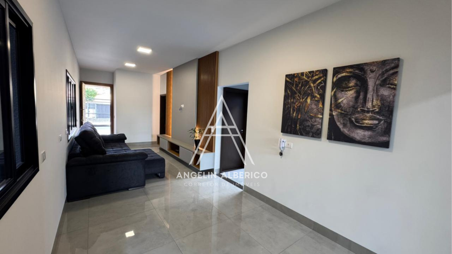 Casa a Venda com Móveis Planejados na Zona 02 em Cianorte PR