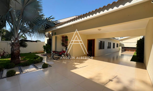 Casa a Vanda com Móveis Planejados e Piscina na Zona 01 em Cianorte PR