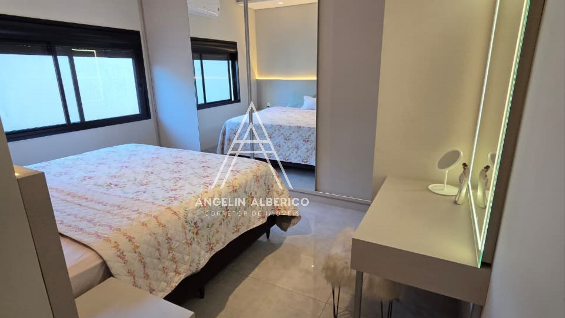 Casa a Venda com Móveis no Zona 03 em Cianorte PR