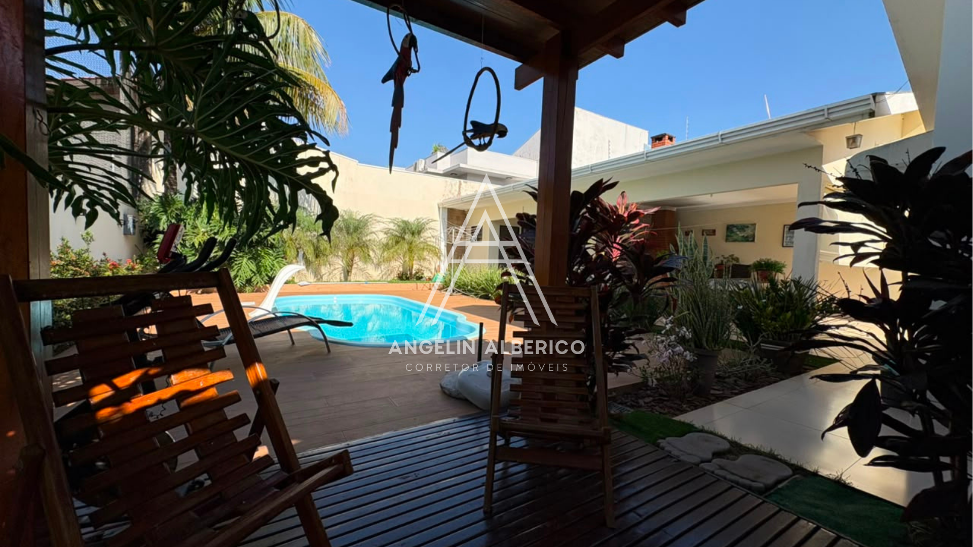 Casa a Vanda com Móveis Planejados e Piscina na Zona 01 em Cianorte PR