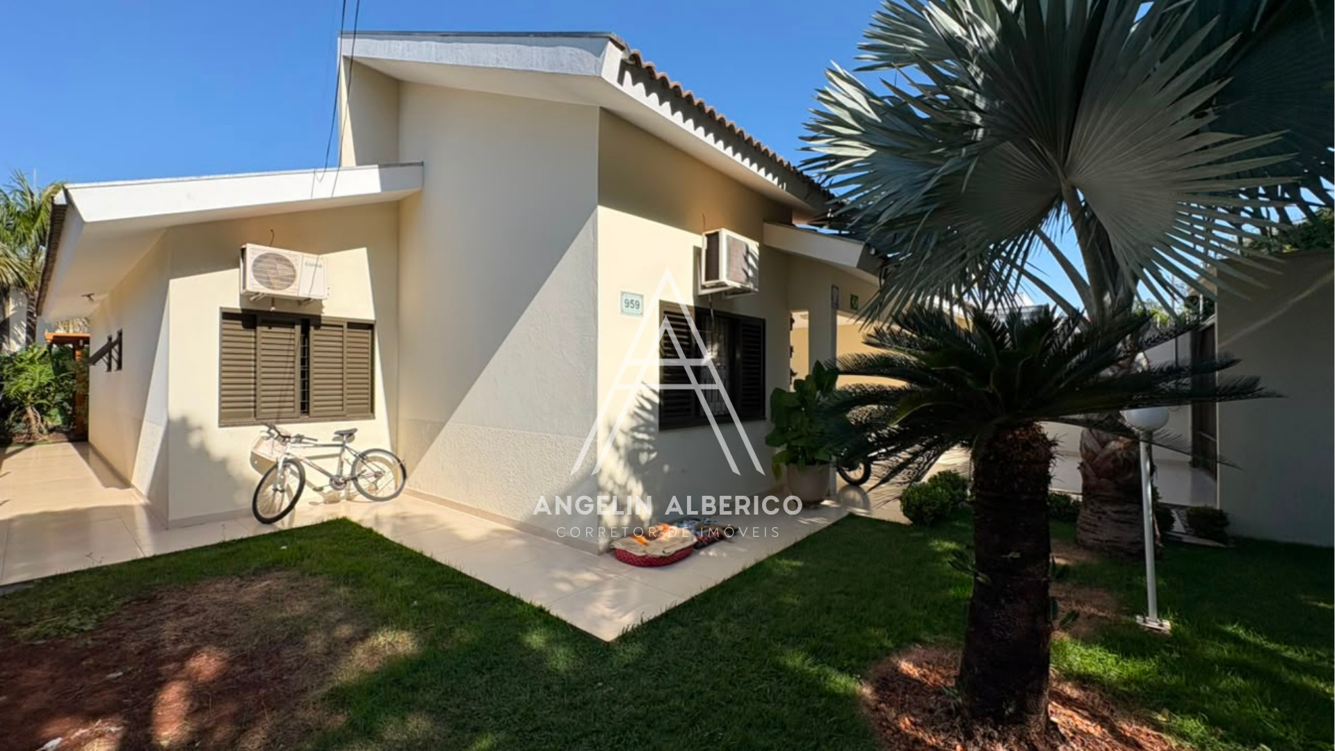 Casa a Vanda com Móveis Planejados e Piscina na Zona 01 em Cianorte PR