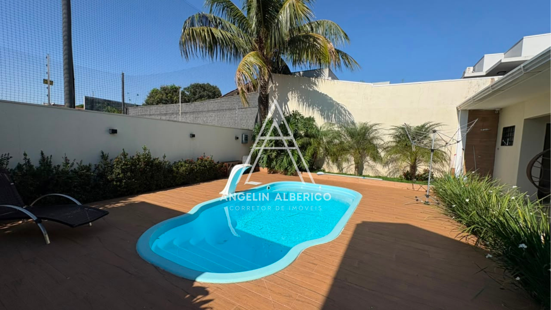 Casa a Vanda com Móveis Planejados e Piscina na Zona 01 em Cianorte PR